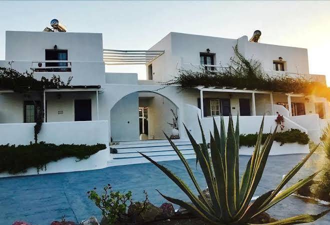 Sarakiniko view studios
