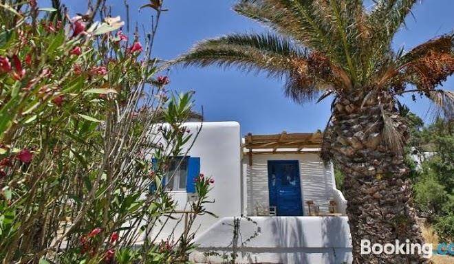 Baba houlakia hotel & cafe