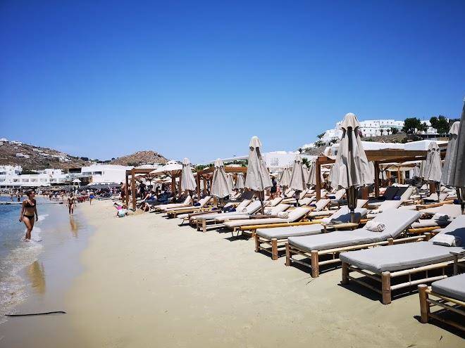 Manos studios mykonos
