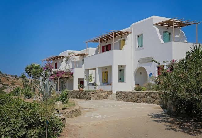 Ailouros summer hotel