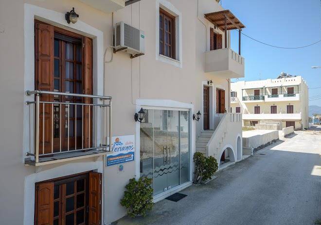 Flerianos studios naxos