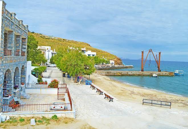 Moutsouna beach