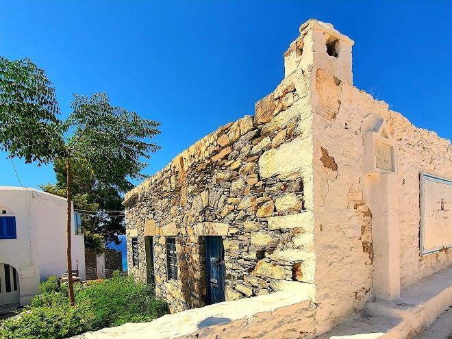 Paralos lodging