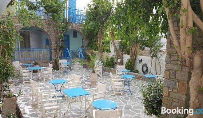 Aratos hotel