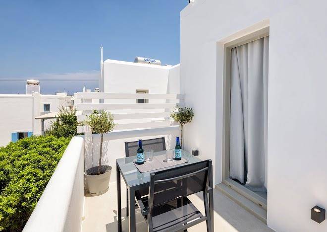 Peven suites paros