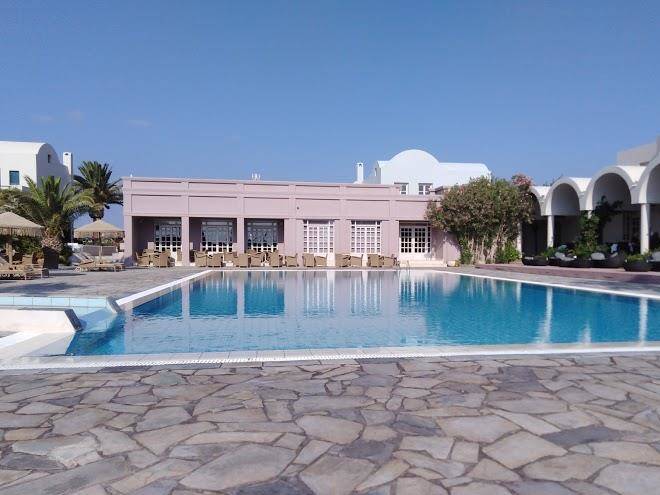 9 muses santorini resort