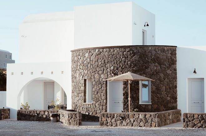 Alafropetra luxury suites