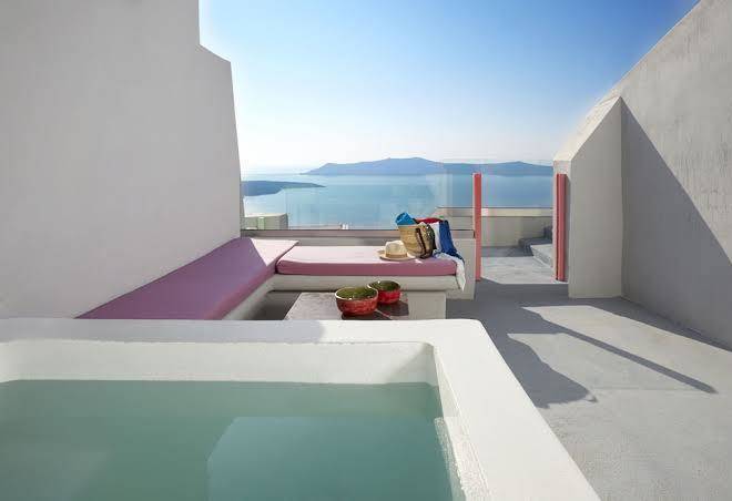 Antithesis hotel