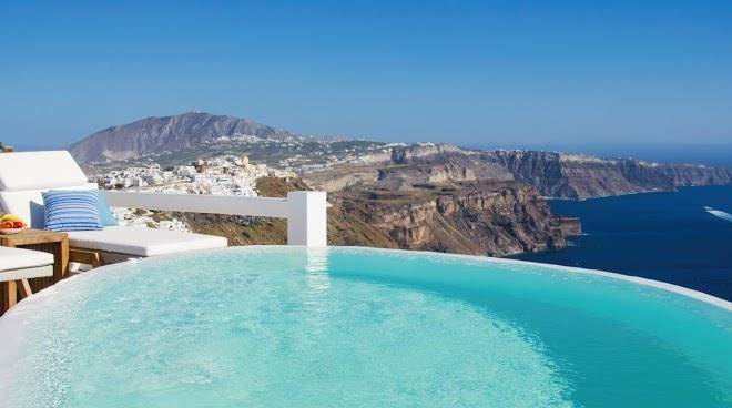 Aqua luxury suites