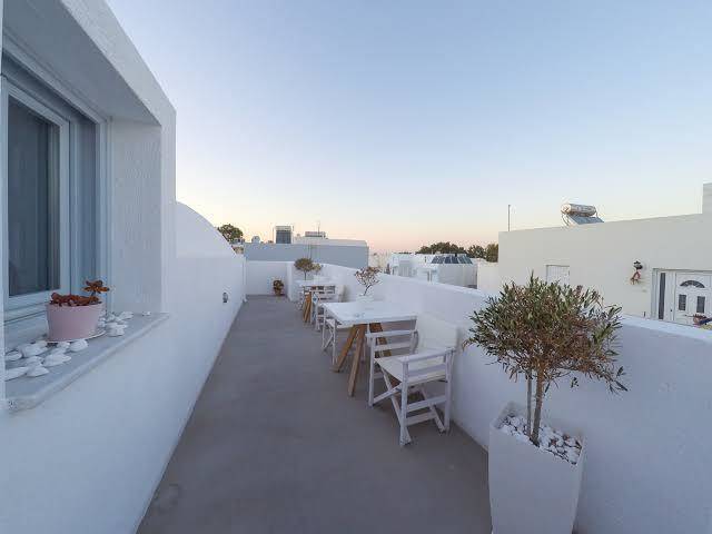 Central fira hotel