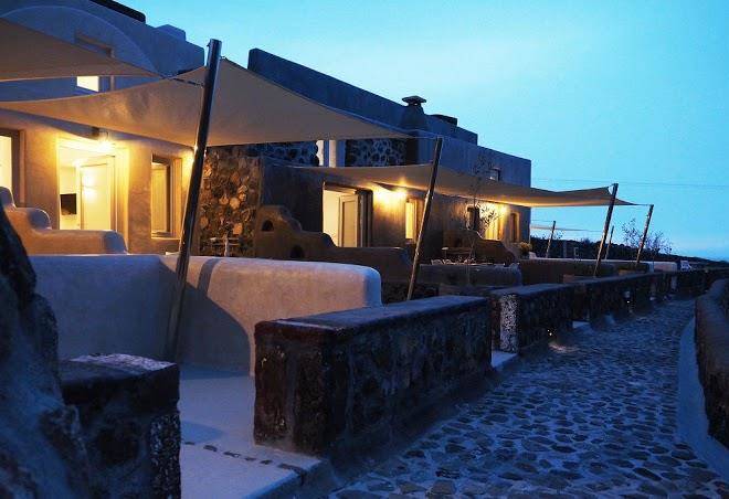 Danae suites santorini