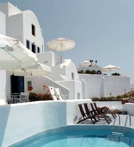 Ikies santorini