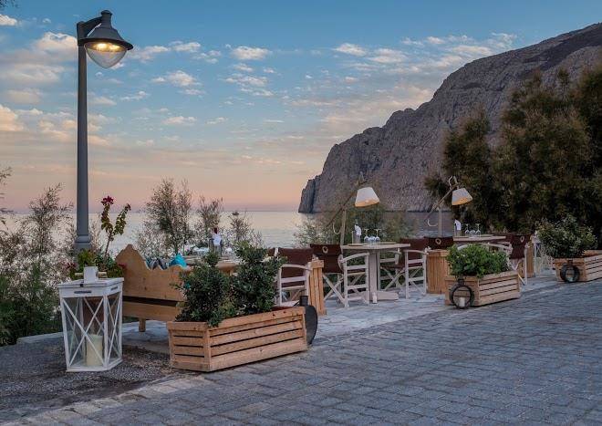 Santorini crystal blue boutique hotel