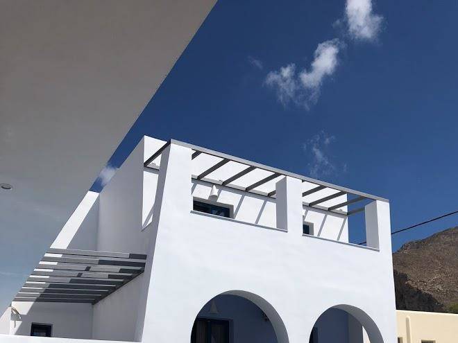 Tristhenia hotel