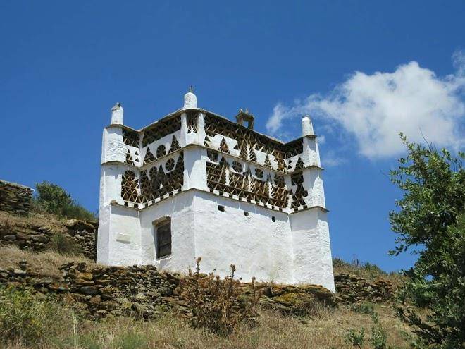 Nisiotiko spiti tinos