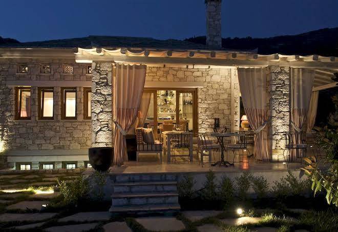 Mikros vorias small luxury suites