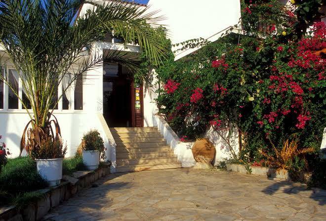 Hotel caravos