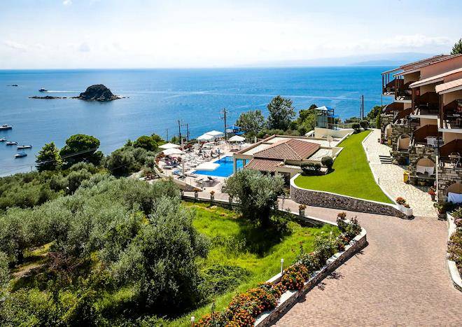 La luna skiathos hotel