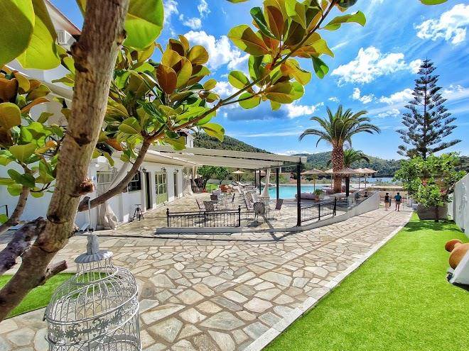 Panormos beach hotel skopelos