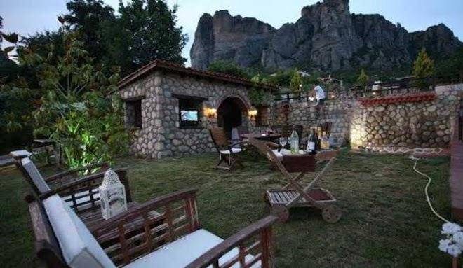 Epavlis suites hotel