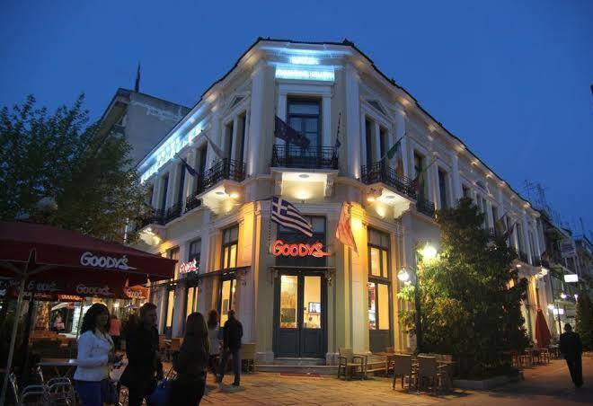 Hotel panellinion