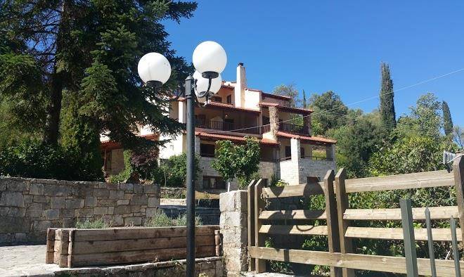 Dryades hotel kalavryta