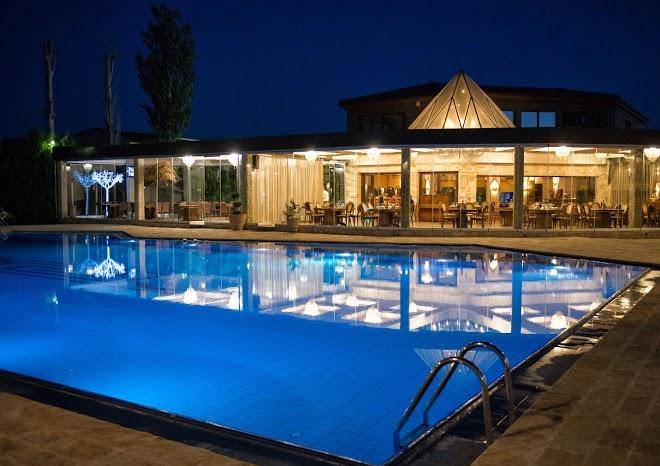 Corali luxury resort restaurant