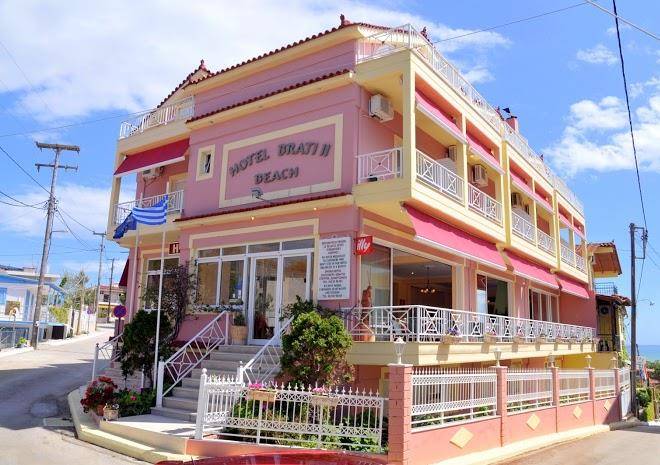 Brati ii beach hotel