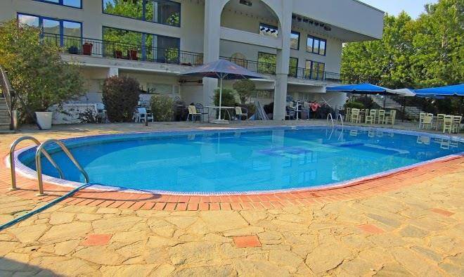 Dedis eco resort hotel kastoria