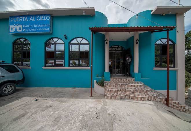 Hotel puerta al cielo