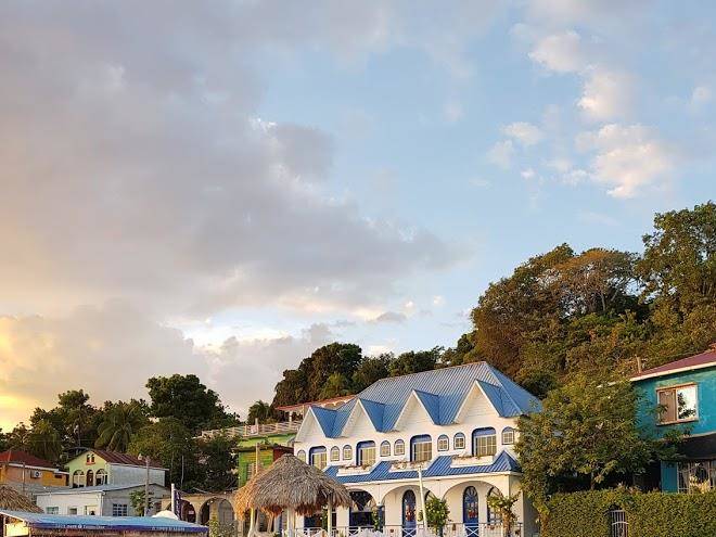 Hotel flores de peten