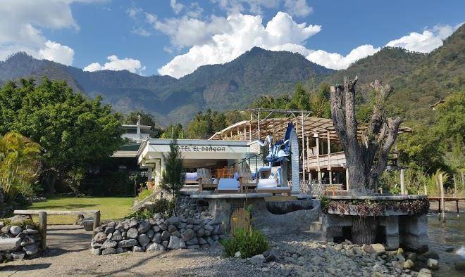 El dragon hotel and restaurant