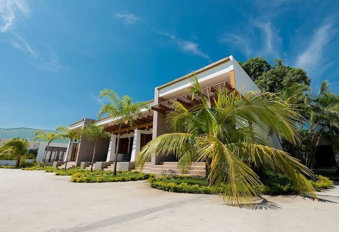 Paraiso rainforest and beach hotel