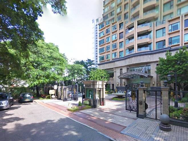 Mountain Blue Hotel Image