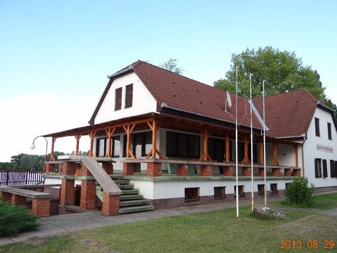 Szelid gyongye udulohaz