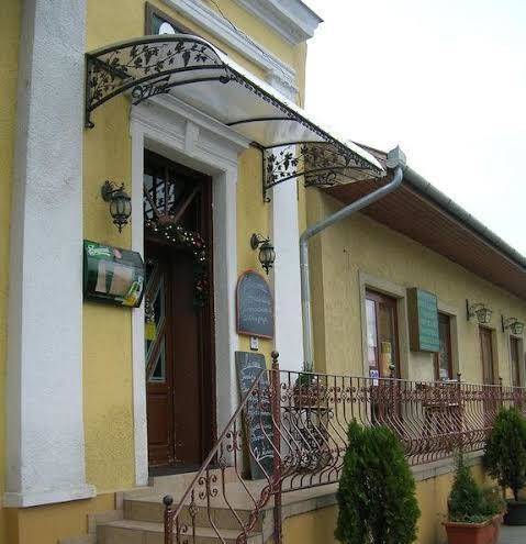 Vino restaurant
