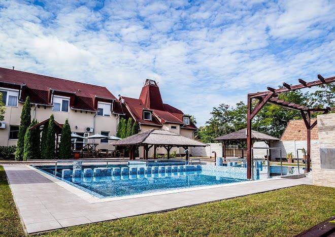 Liza aqua & conference hotel es feher akac csarda