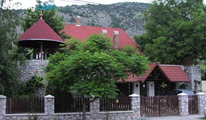 Schmieder Saad Vendeghaz Image