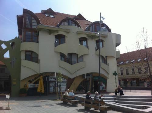 Absolute center