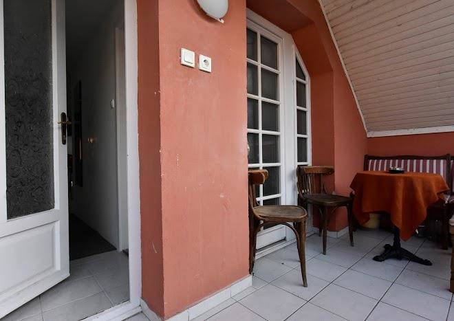 Halasz18 accomodation