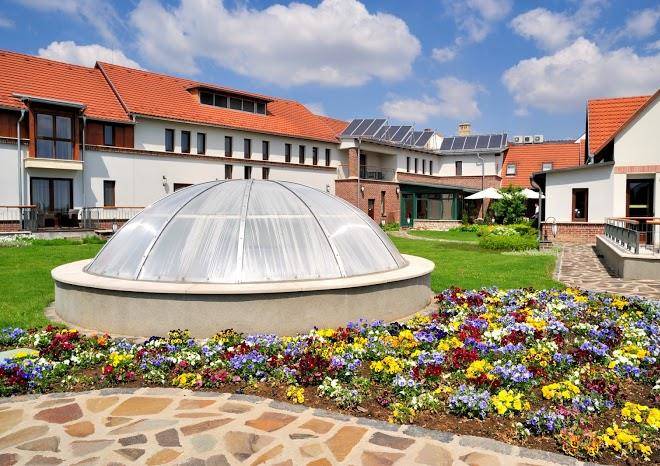 Crocus gere wine hotel wine spa & resort