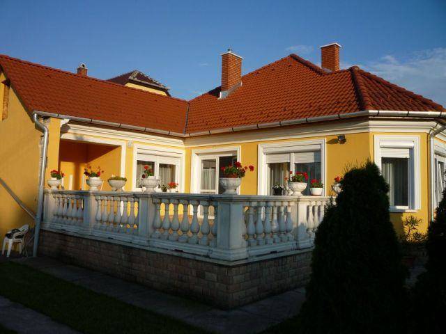Zoli vendeghaz bogacs