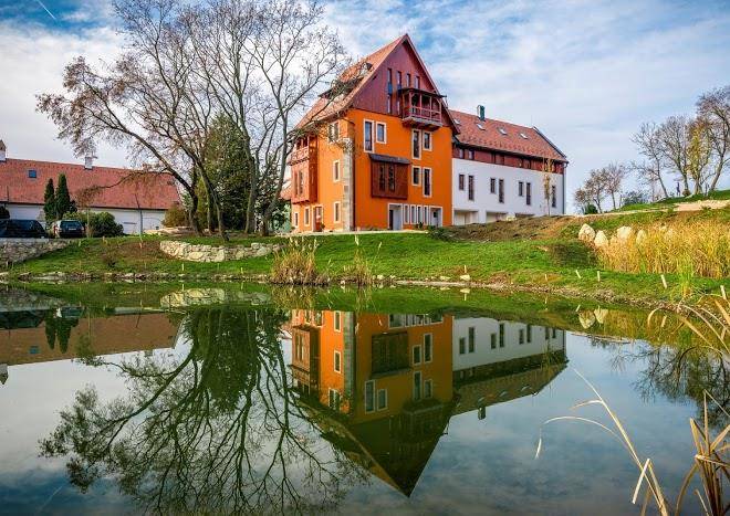 Hotel vecsecity a kastelyba zart varos
