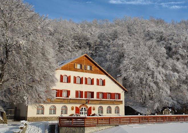 Tengerszem and education center