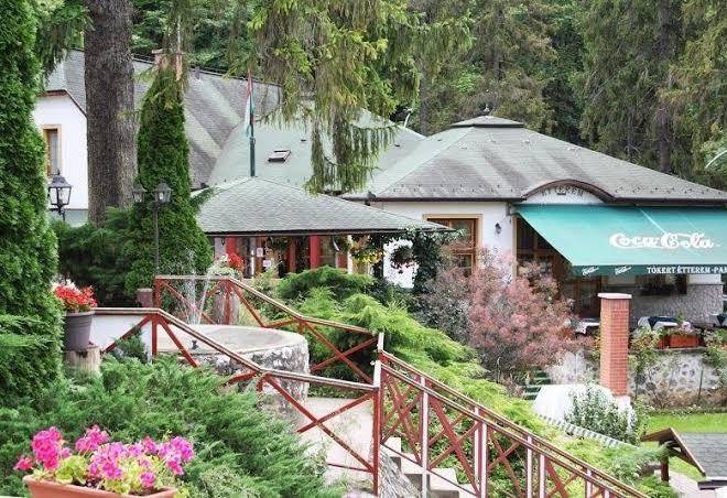 Hotel tokert hotel and restaurant