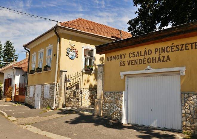 Homoky andras pinceszet es vendeghaz
