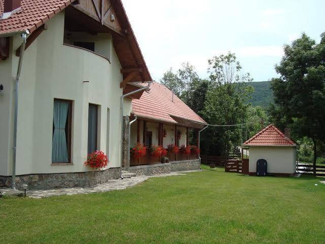 Aranyhegyi Vendeghaz Image