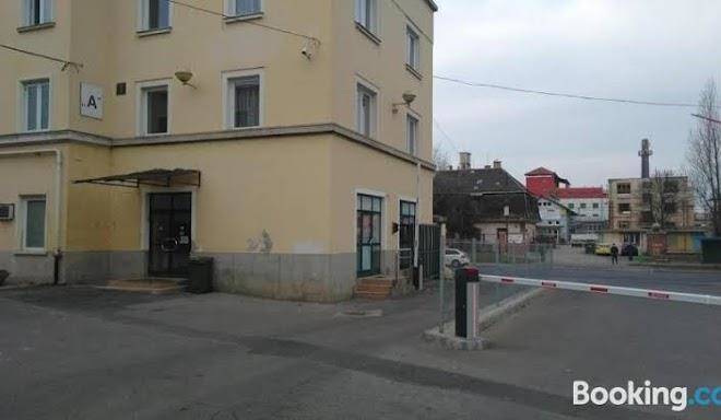 Gloria kft maglodi uti munkavallaloi hotel