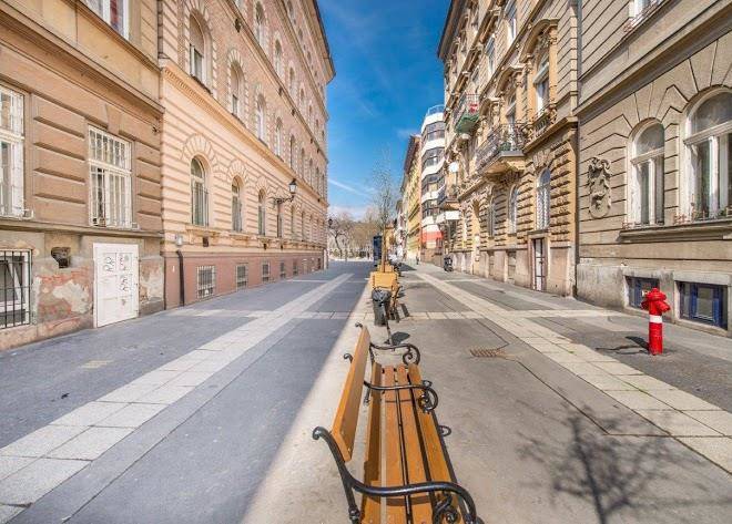 Happy home budapest blue