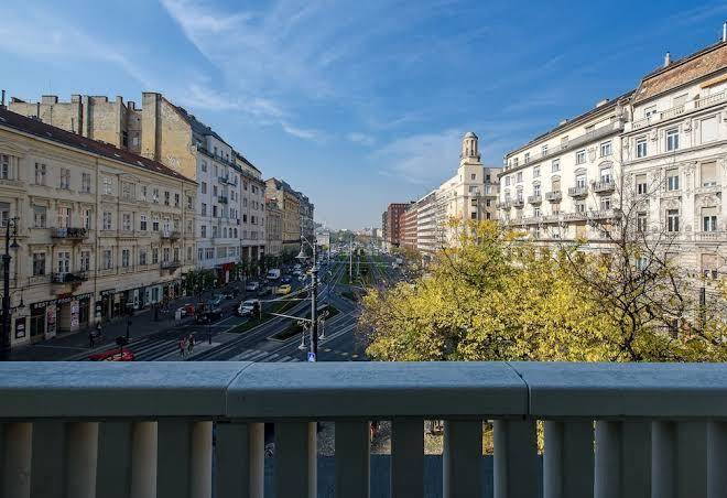 Karoly Corner Residences Image